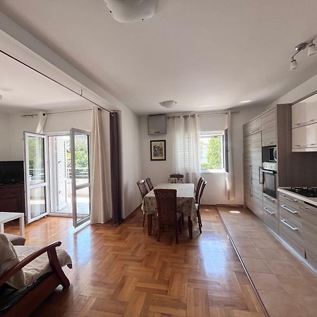 Apartment Belani, Own Parking Tivat Extérieur photo