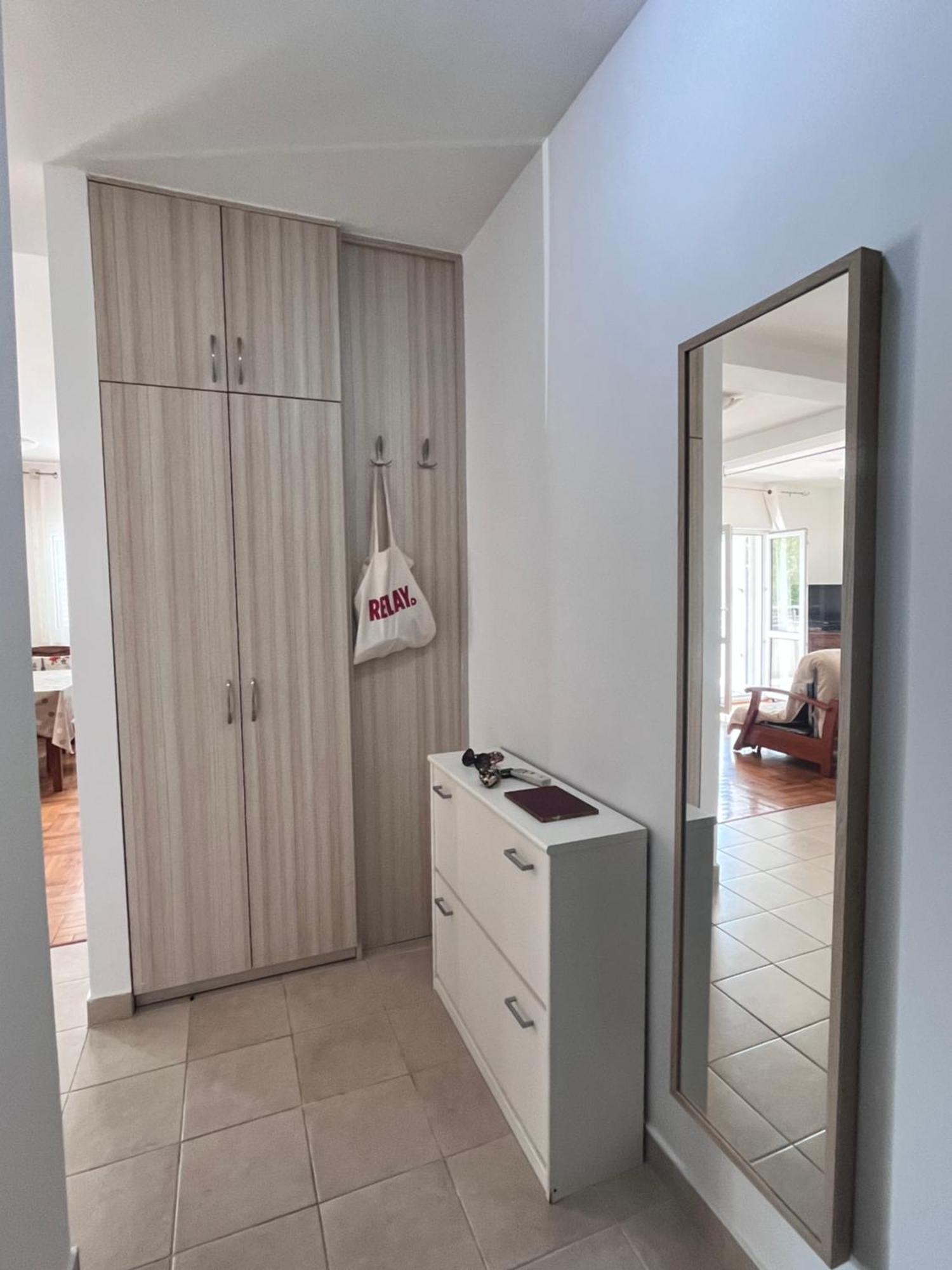 Apartment Belani, Own Parking Tivat Extérieur photo