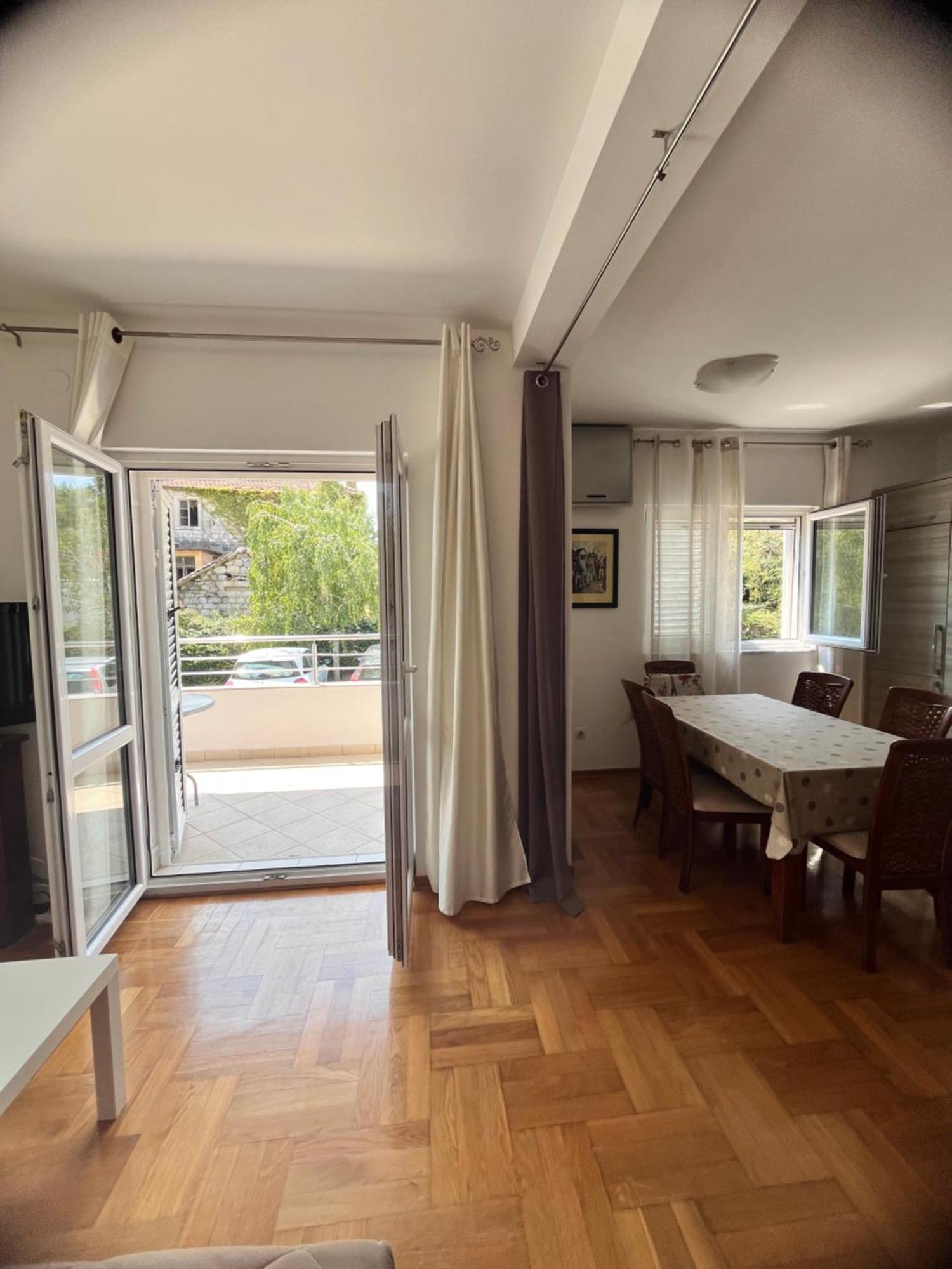 Apartment Belani, Own Parking Tivat Extérieur photo