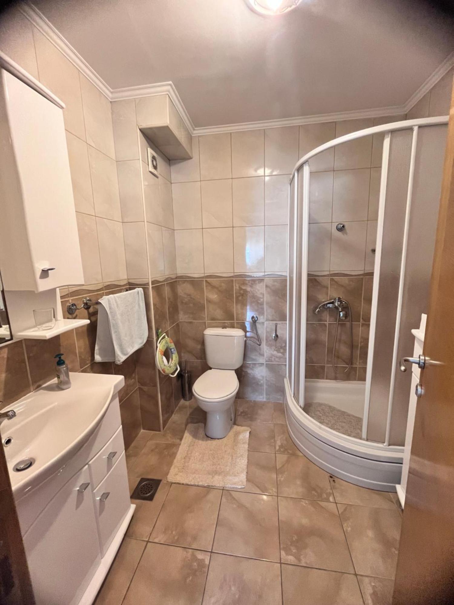 Apartment Belani, Own Parking Tivat Extérieur photo