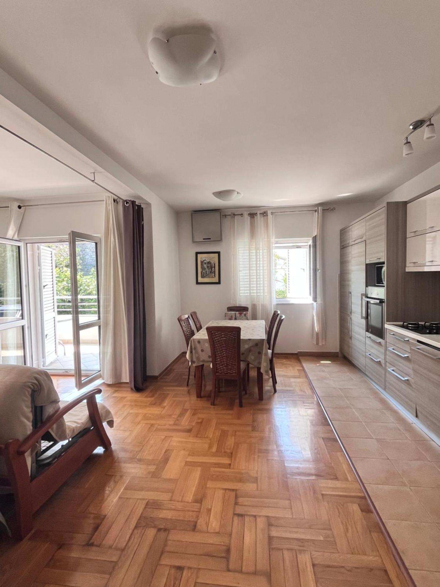 Apartment Belani, Own Parking Tivat Extérieur photo